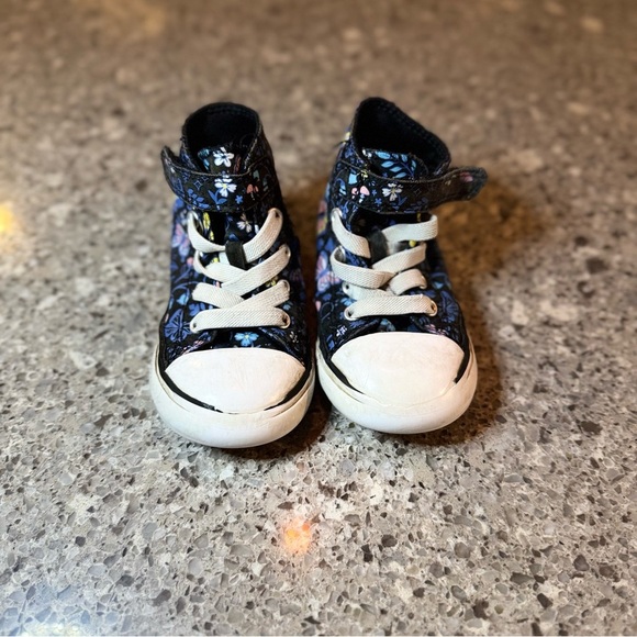 Converse Chuck Taylor All Star Infant Toddler Girls - Size 7 - Butterfly Design - Picture 1 of 7